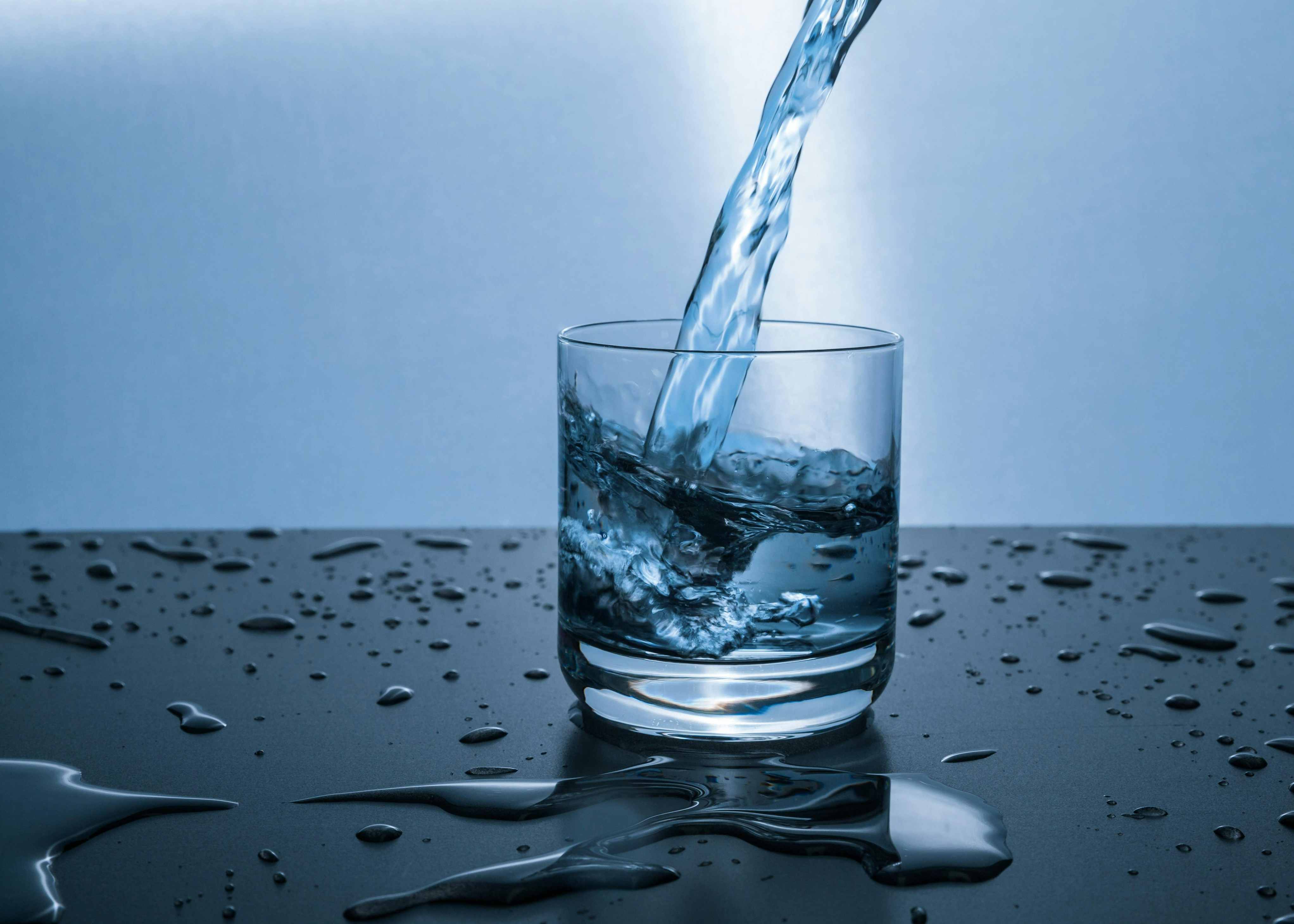 ¿Cuáles son las consecuencias del agua con sarro para la salud humana?