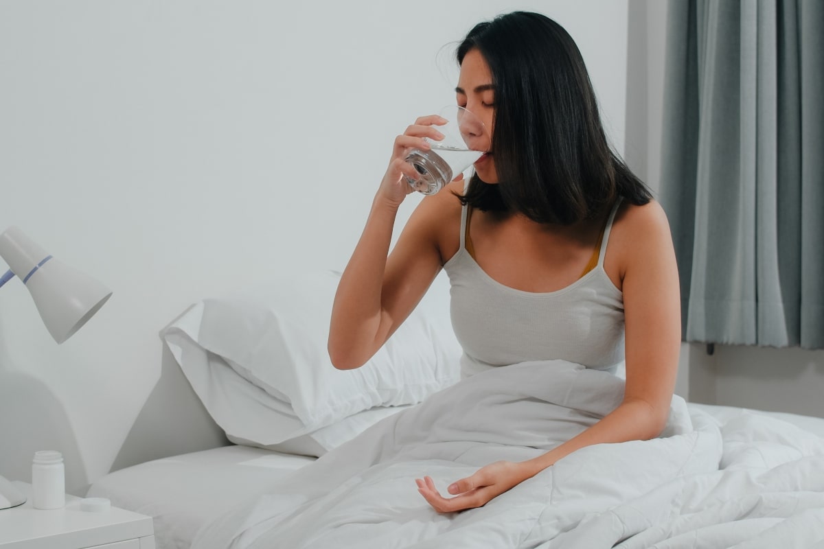 ¿Es bueno tomar agua antes de dormir?