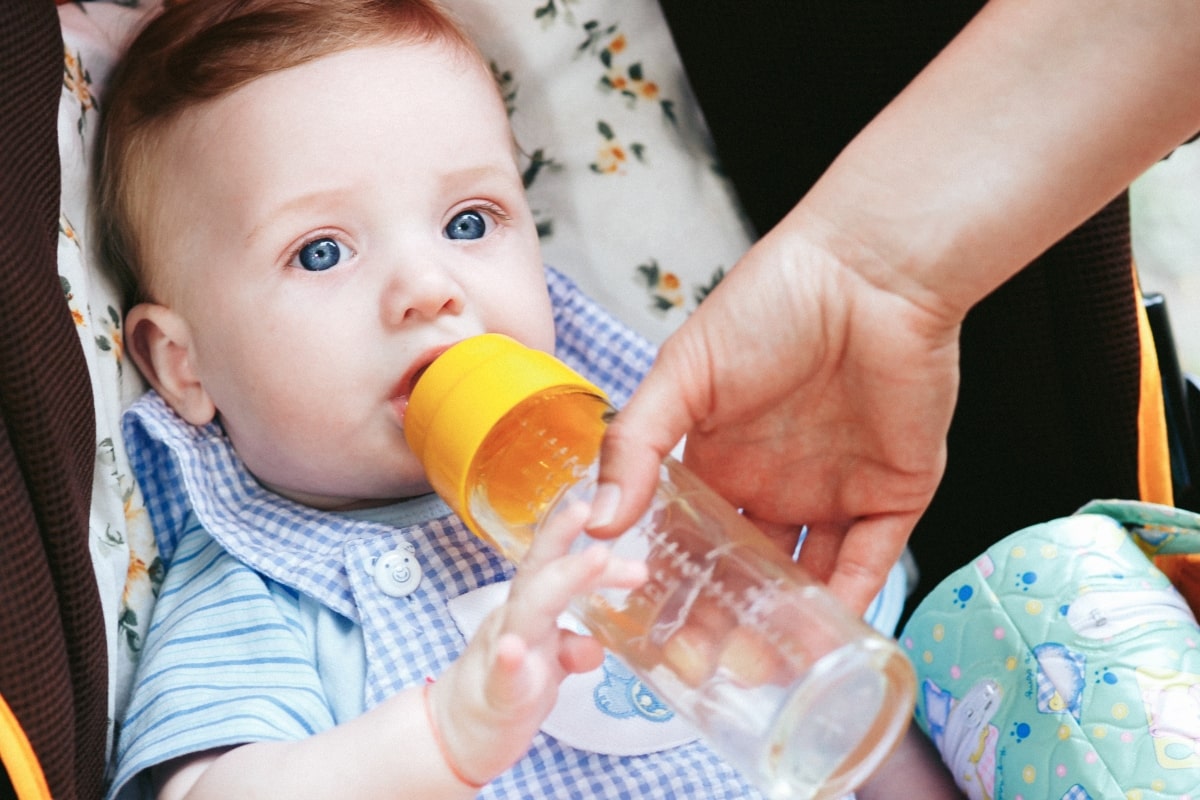 ¿Cómo hidratar a un bebé? Tips y Consejos